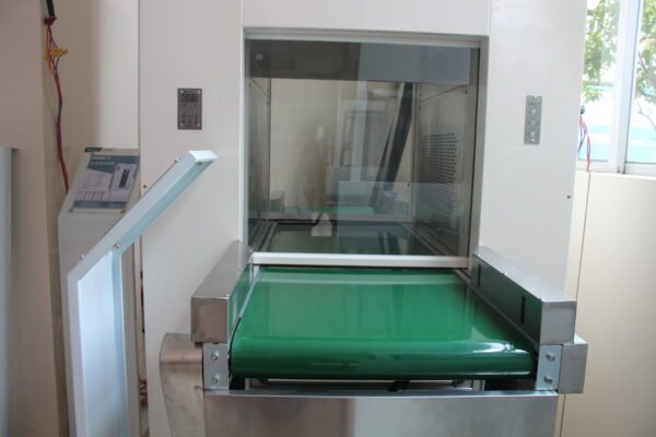 Conveyor belt pass box